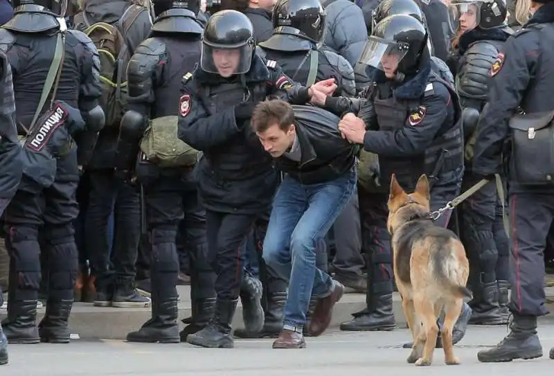 manifestazione anti corruzione   arresti in russia  16