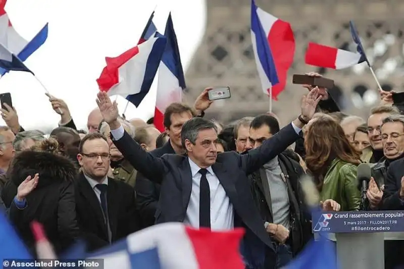 manifestazione pro fillon parigi  8