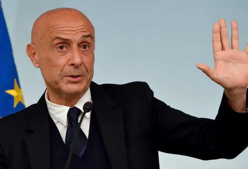 MINNITi 8