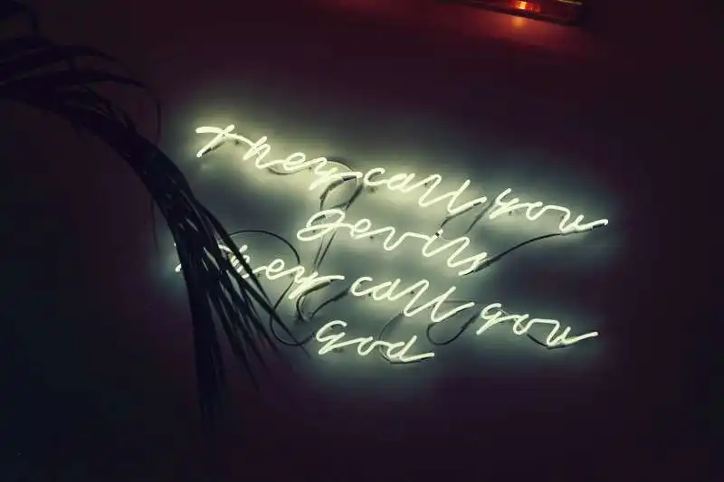 neon sign 