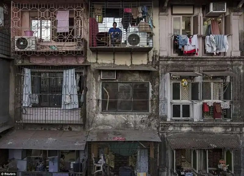 slum di mumbai