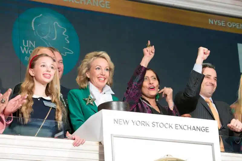 Camilla di Borbone allo Stock Exchange di New York, Carlo e le figlie