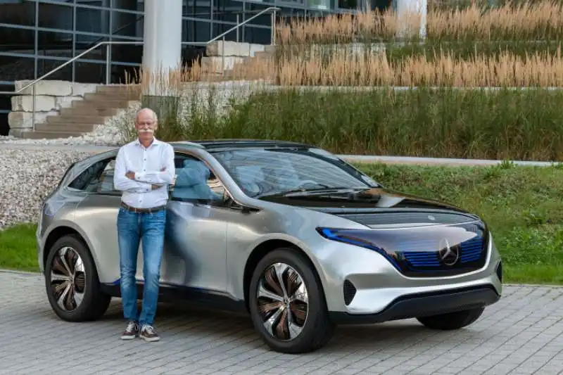 dieter zesche con la mercedes elettrica