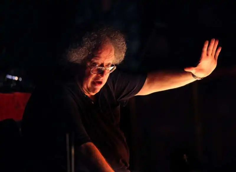 JAMES  LEVINE