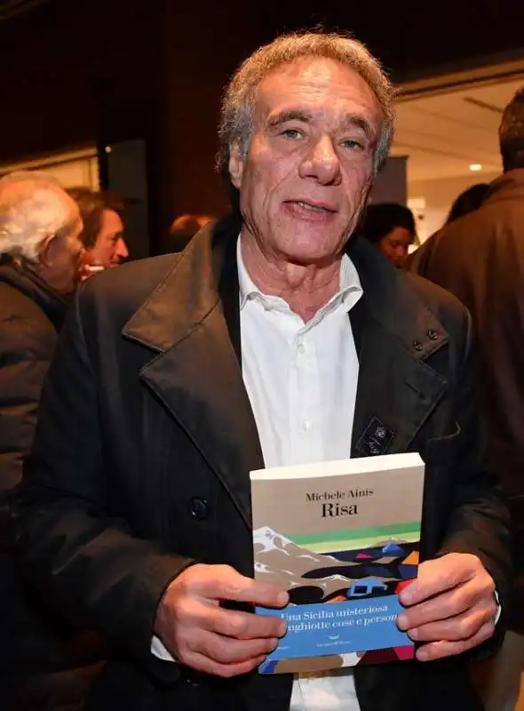 michele ainis col suo libro