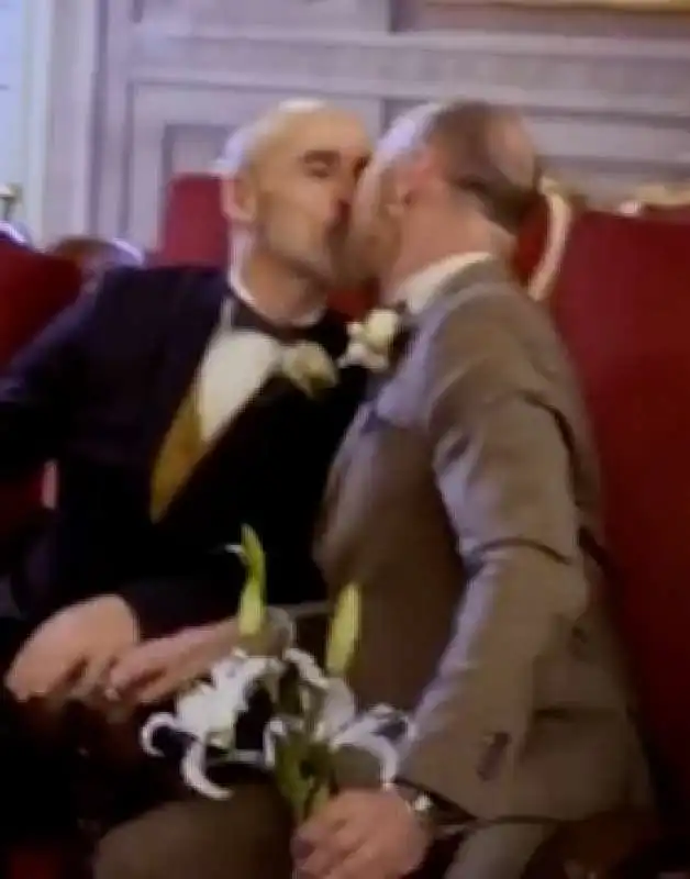 biagio antonacci sposa due amici gay 8