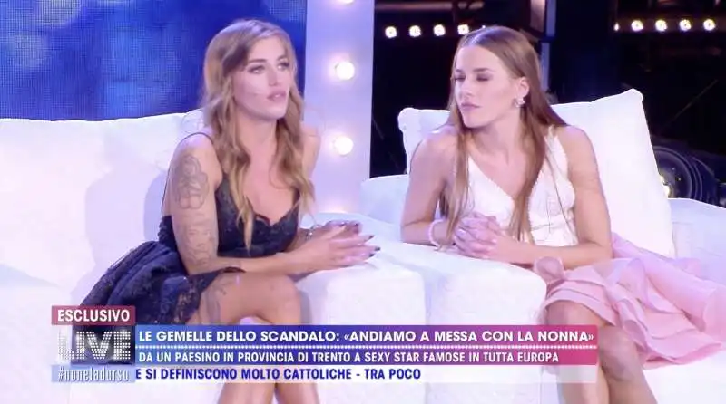 dellai twins a live   non e' la d'urso 1