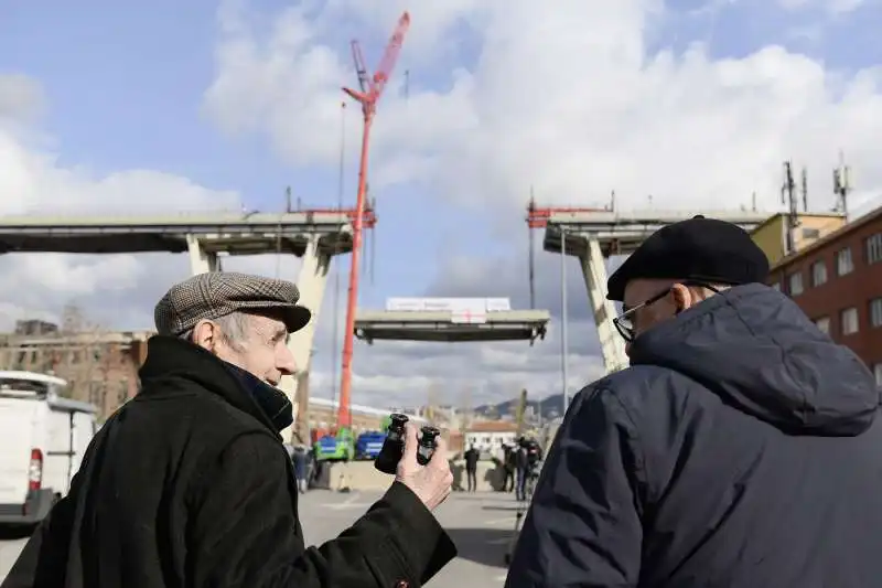 demolizione ponte morandi 2