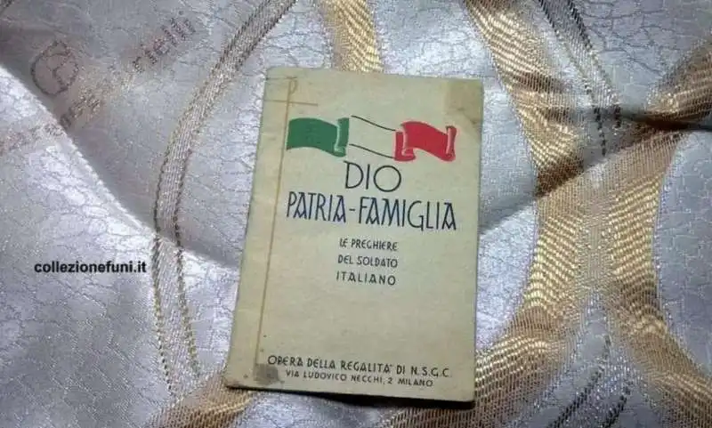 dio, patria, famiglia   slogan fascista 2