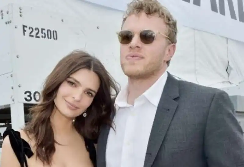 emily ratajkowski e sebastian bear mcclard  6