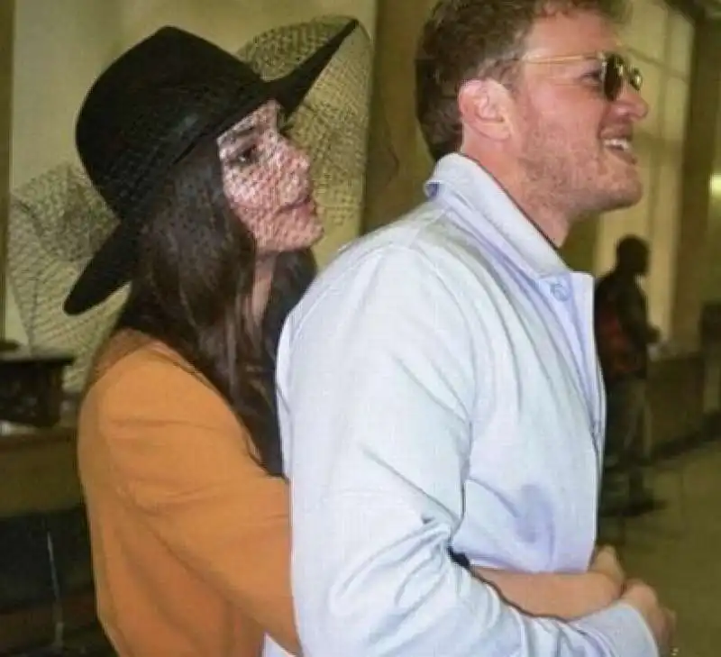 emily ratajkowski e sebastian bear mcclard  7