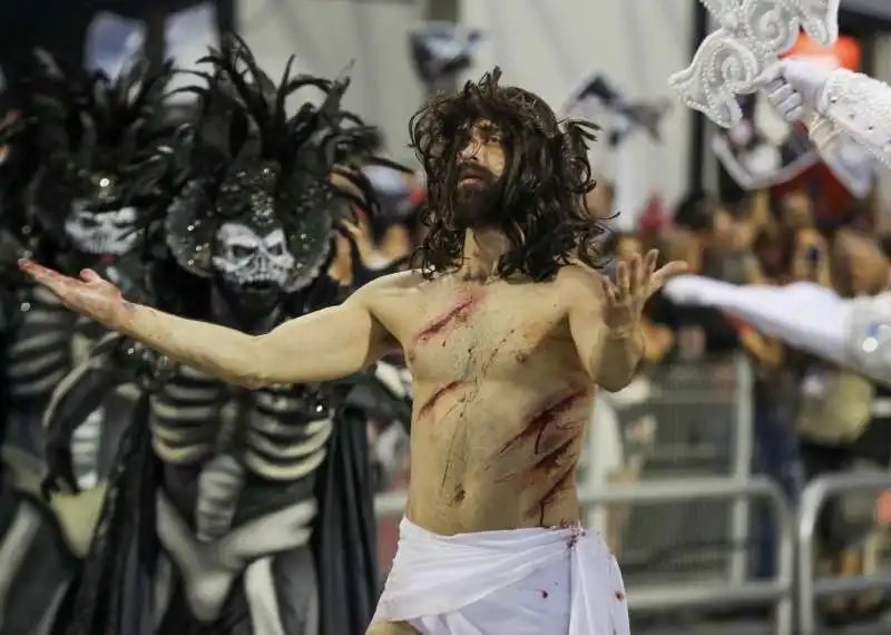 gesu' cristo al carnevale di rio de janeiro