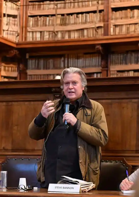 intervento di steve bannon (4)