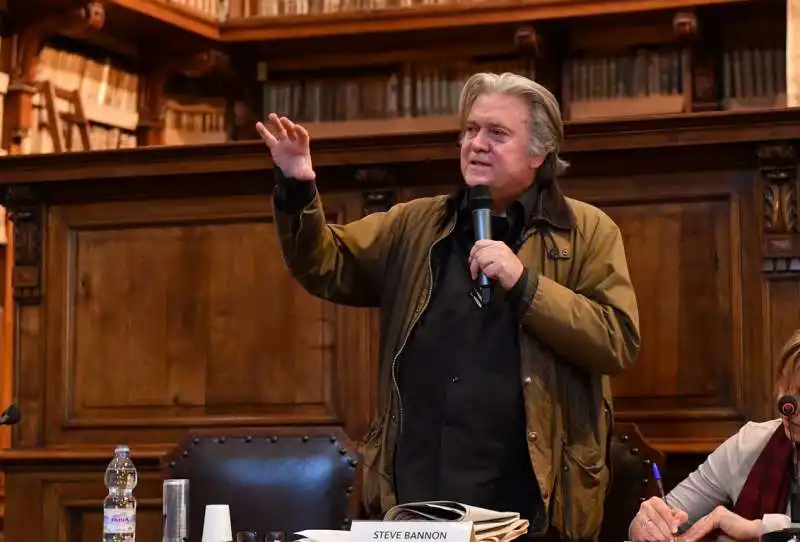 intervento di steve bannon (8)