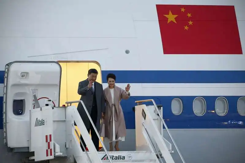 l'arrivo di xi jinping a roma fiumicino 3