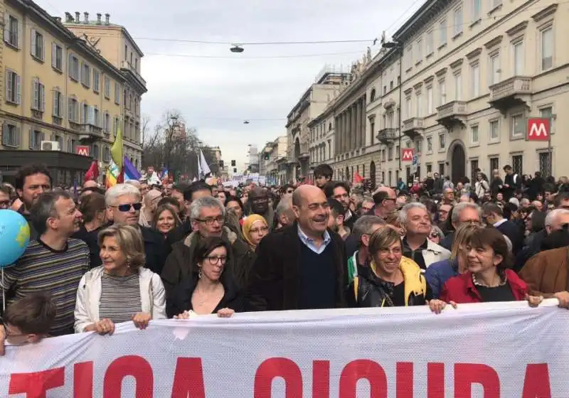 manifestazione antirazzista milano zingaretti