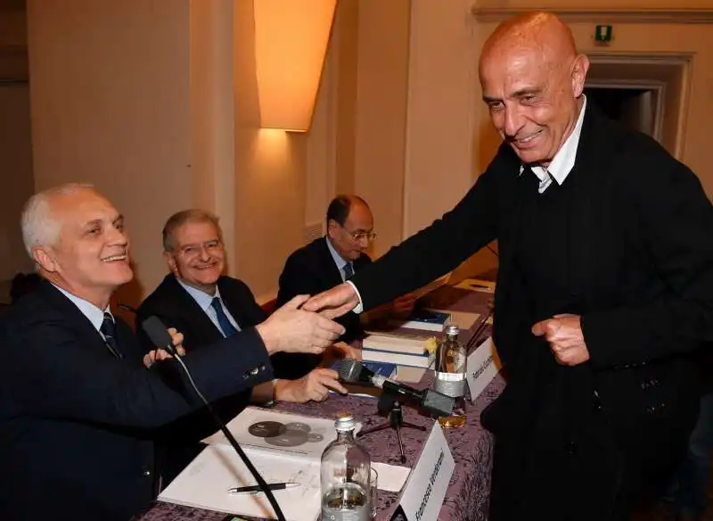 marco minniti saluta francesco verderami