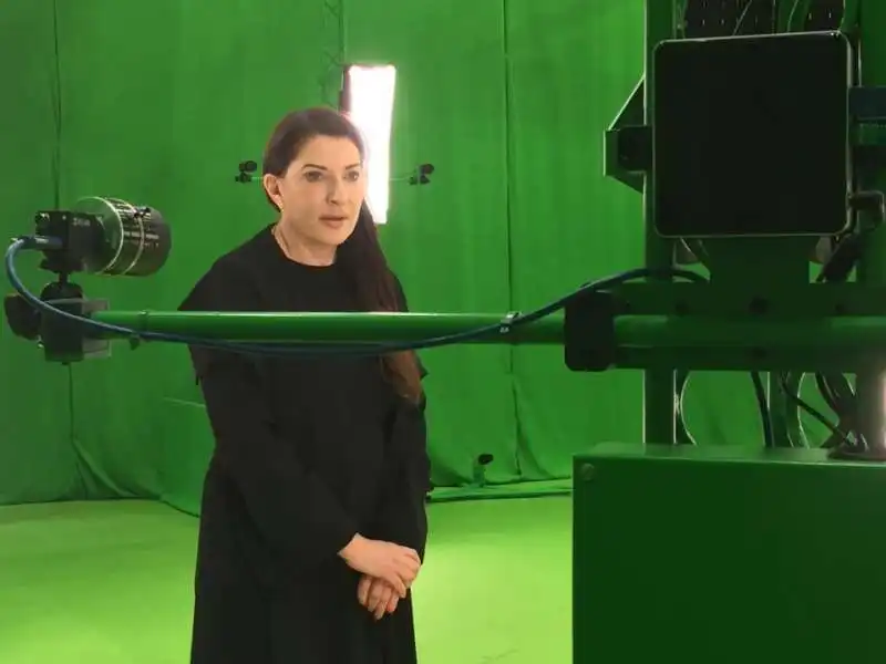 marina abramovic  serpentine gallery londra