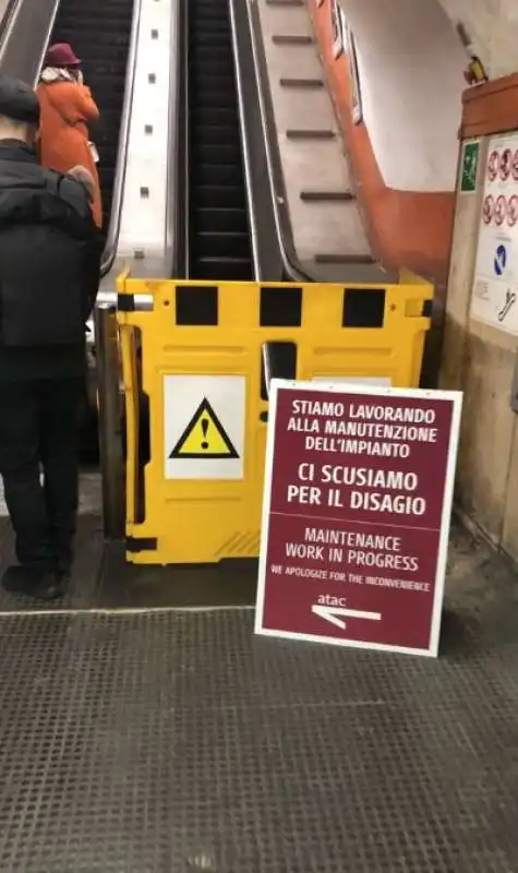 METRO BARBERINI SCALA MOBILE