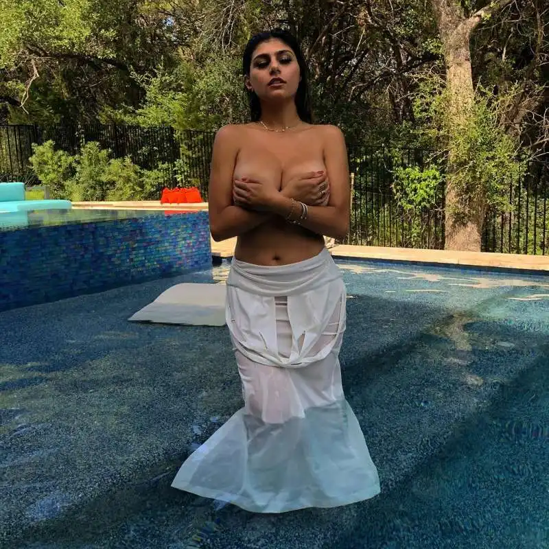 mia khalifa 22