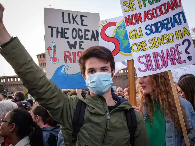 milano   corteo per l'ambiente   fridaysforfuture 17