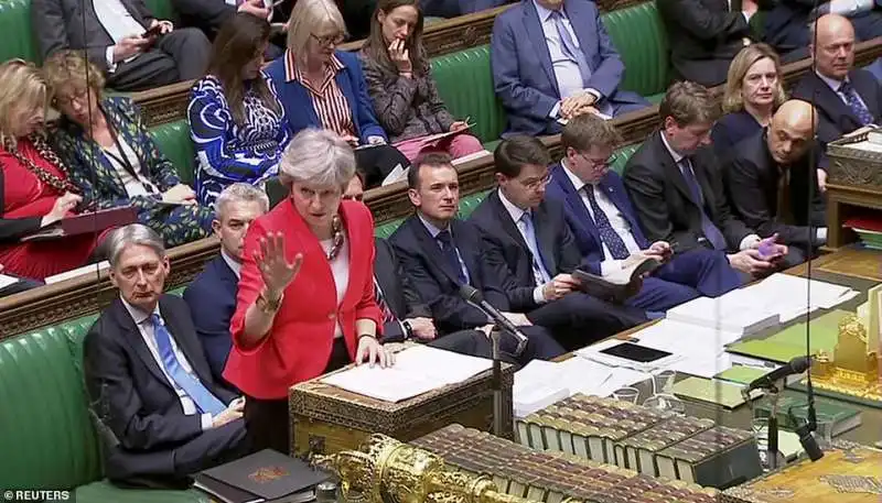 theresa may alla camera dei comuni