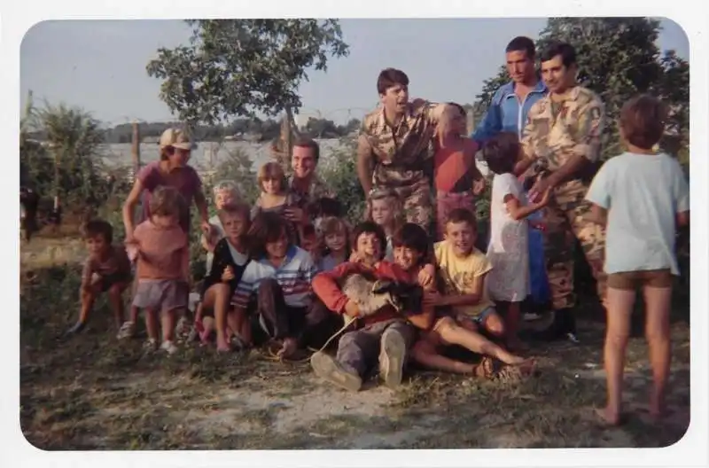 14 militari  italiani in albania 1991