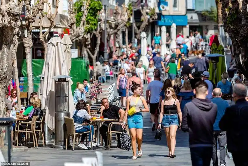 benidorm poco prima che la spagna ordinasse lo stato di emergenza