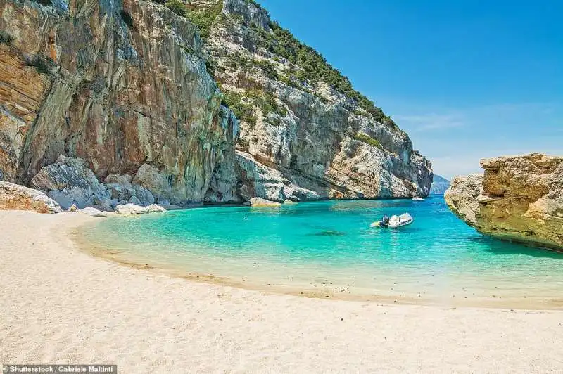 cala mariolu, baunei, sardegna, italia