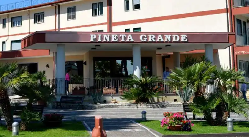 clinica pineta grande