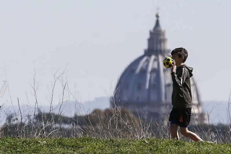 coronavirus, roma nel secondo giorno di quarantena 16