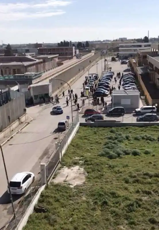 detenuti evadono dal carcere di foggia 5