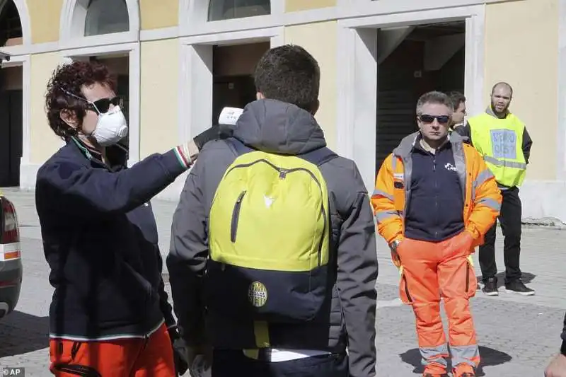 emergenza coronavirus   controlli allo stadio luigi ferraris