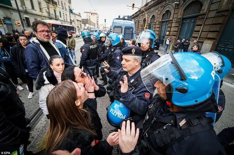 emergenza coronavirus   proteste a poggioreale