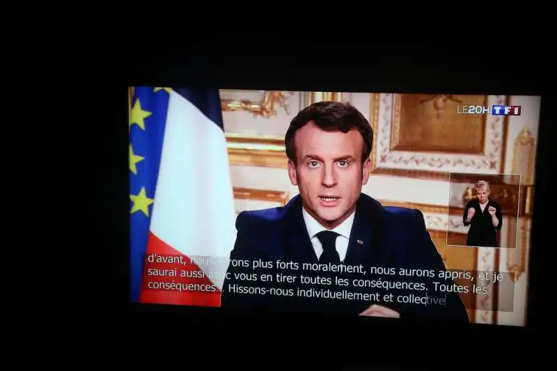 emmanuel macron annuncia il lockdown per il coronavirus 1