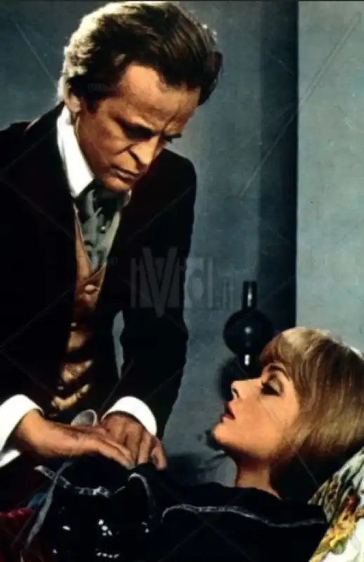 klaus kinski ewa aulin   la morte ha sorriso all'assassino 1