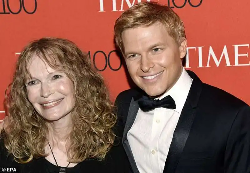 mia e ronan farrow