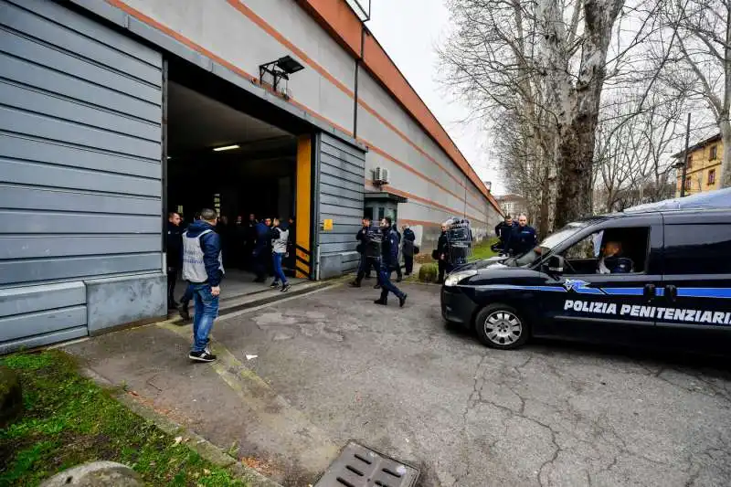 milano, rivolta dei detenuti al carcere di san vittore 12