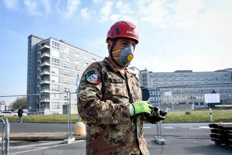 ospedale da campo realizzato dalla ong americana samaritans purse all’ospedale di cremona 16