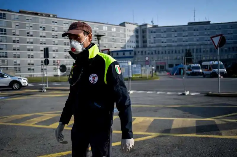 ospedale da campo realizzato dalla ong americana samaritans purse all’ospedale di cremona 1