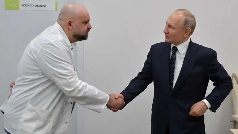 putin visita ospedale pazienti covid19 4