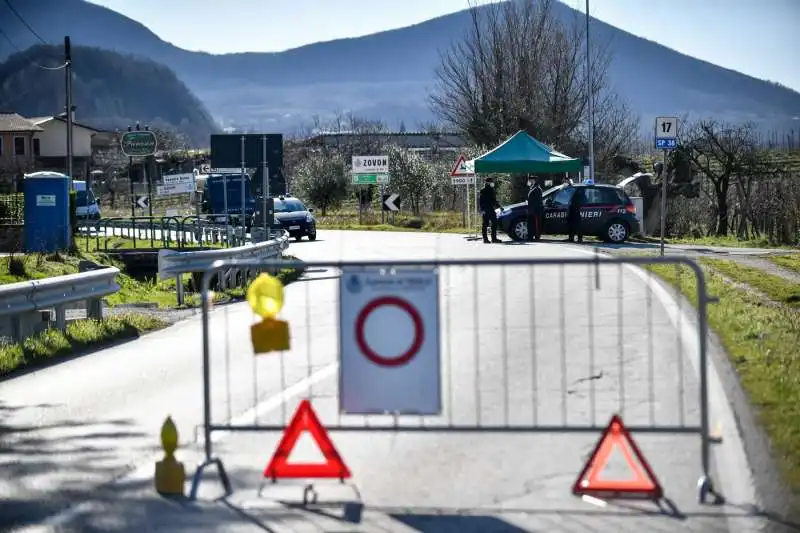 quarantena e posti di blocco a vo' euganeo 4