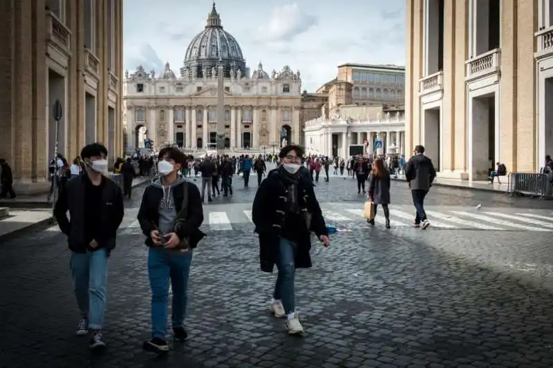 san  pietro  vaticano coronavirus