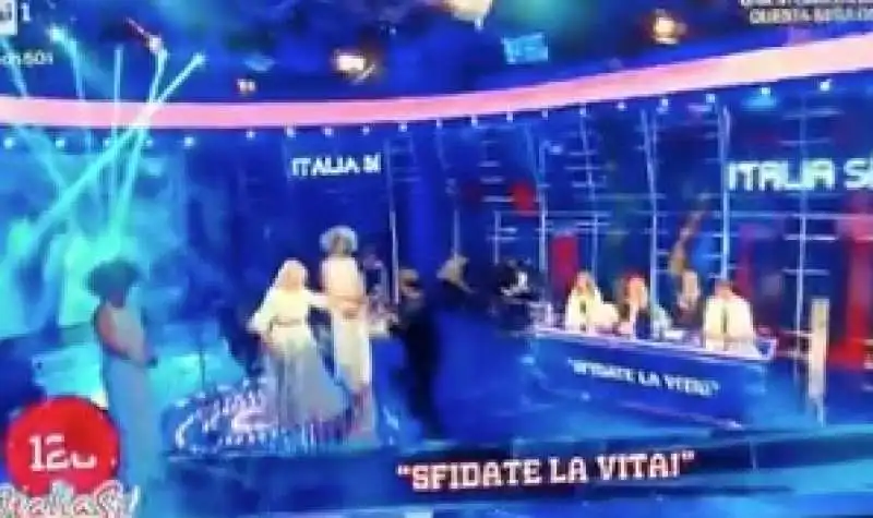 sandra milo cade in diretta a italia si 5