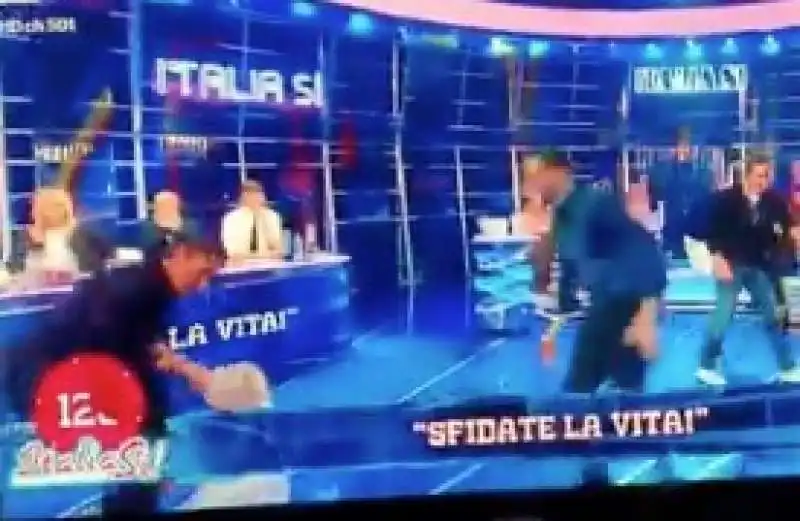 sandra milo cade in diretta a italia si 7