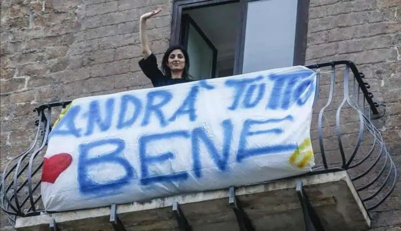 virginia raggi al balcone