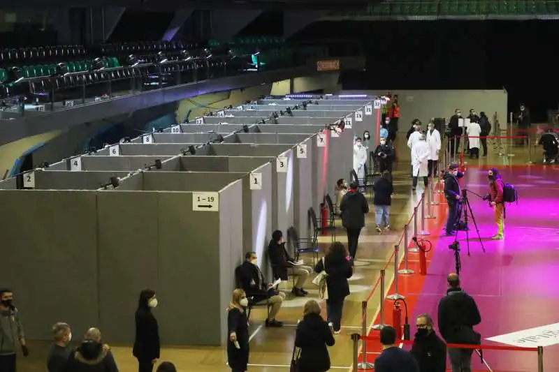 centro vaccinale al mandela forum 4