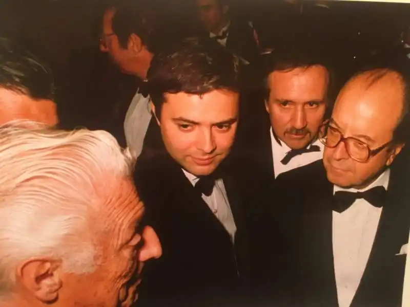 gianni agnelli   mario platero   ennio caretto e l ambasciatore rinaldo petrignani  