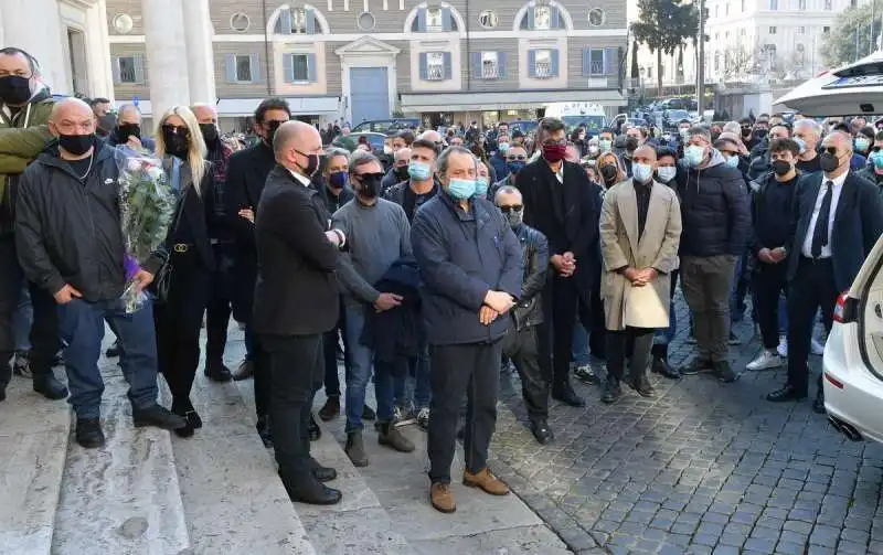 gli amici di claudio coccoluto  foto di bacco (1)