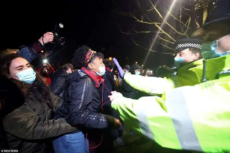 manifestazione per l'omicidio di sarah everard  3